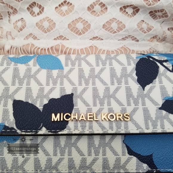 Michael Kors Jet set travel flat wallet navy NWT - Picture 5 of 6